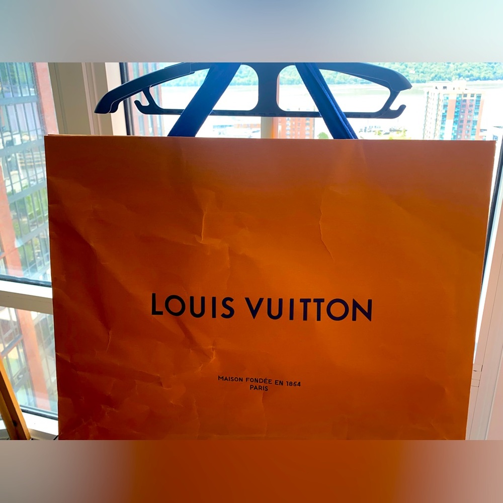 Louis Vuitton Shopping Bag - Picture 3 of 3